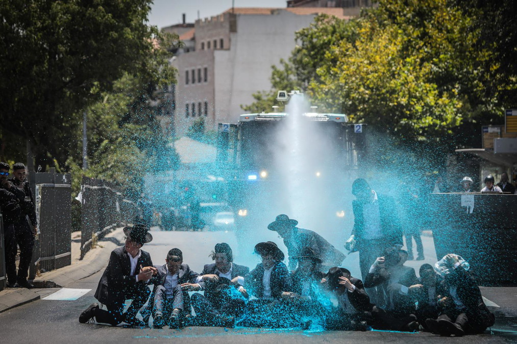הסוף ל'בואש' בהפגנות החרדים: החומר הרעיל והסודי שקיים רק בישראל - הוצא ...